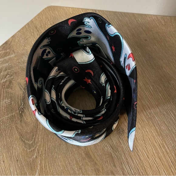 MENS NECK TIE Ghost Halloween Spooky Design - Picture 5 of 6